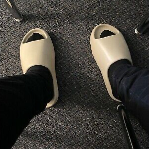Yeezy bone slides - Picture 4 of 4